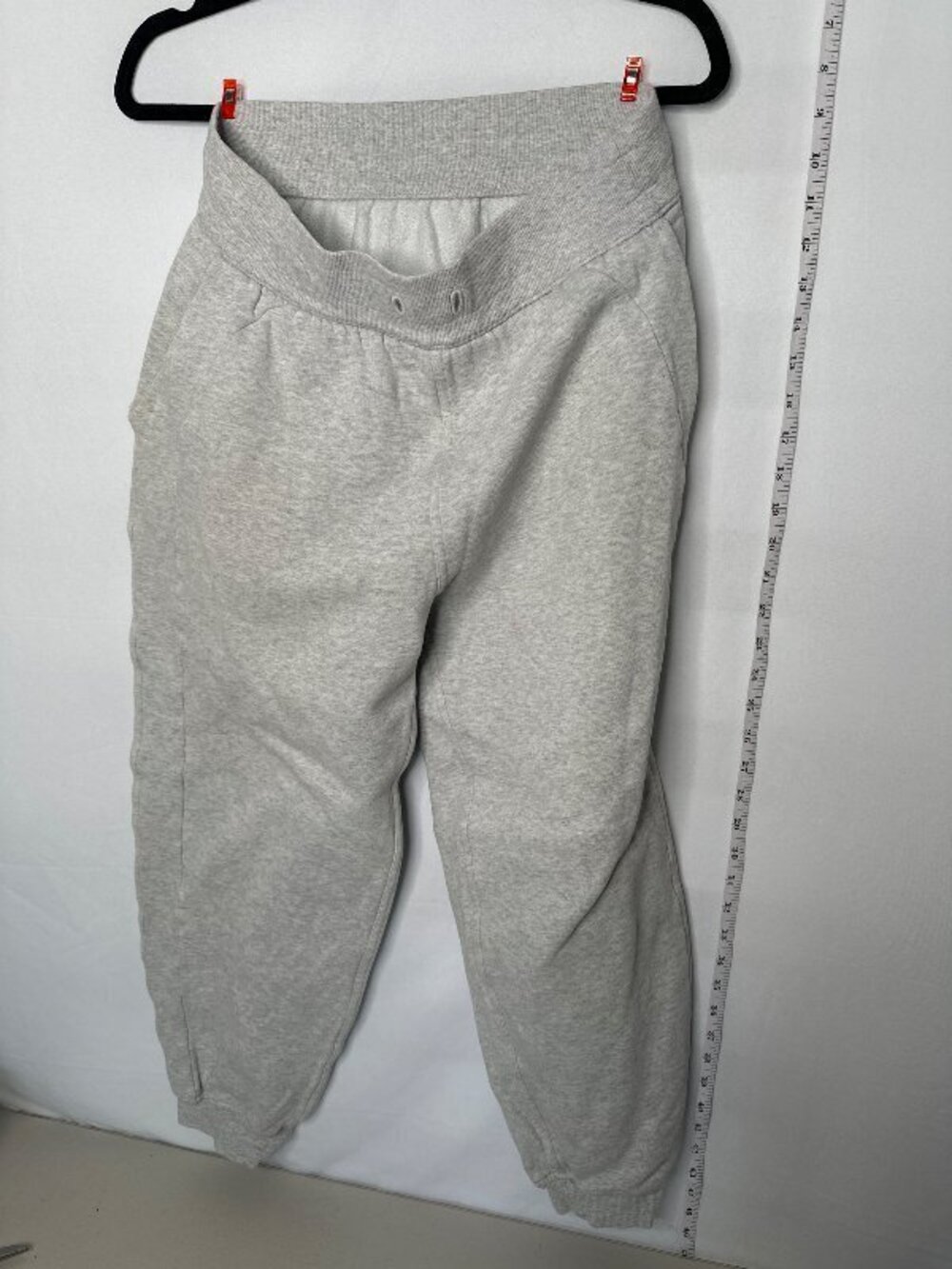Lululemon Scuba High-Rise Jogger in Heathered Core Light Grey M Athleisure